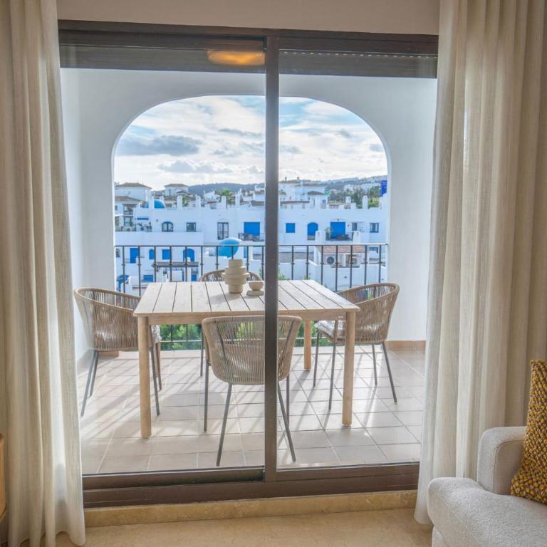 Harbour Heaven, 2 Bed, 2 Bath Apartment Steps from Duquesa Marina and Beach - Apartamento - 8