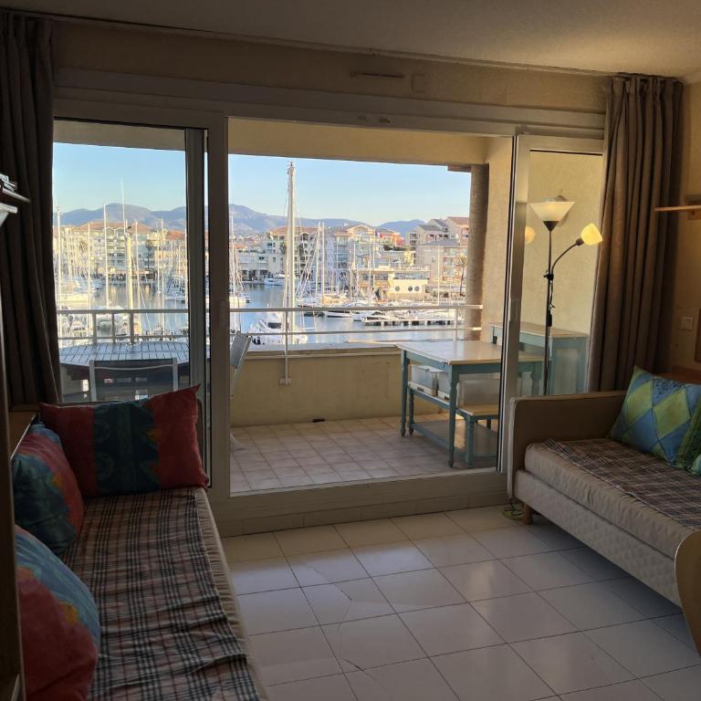 CAP HERMES, 4eme etage, vue exceptionnelle sur le port - Apartment mit 1 Schlafzimmer, Meerblick und Terrasse - 16