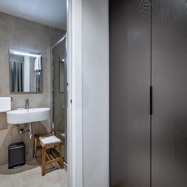 Residenza D'Epoca Al Numero 8 - Deluxe Double or Twin Room - 21