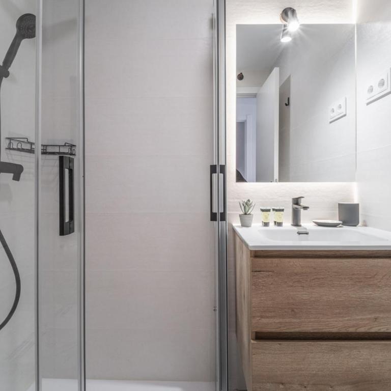 Bright cozy - 2 Bdrs 2 Baths -Barrio Salamanca - Apartamento de 2 dormitorios - 14