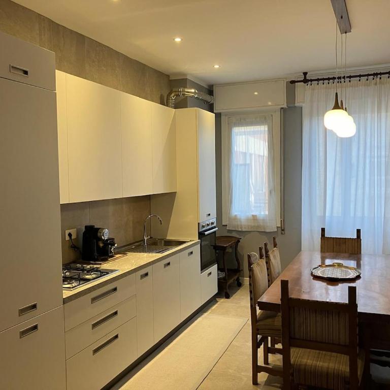 Apartment in Arona, Olivia's Home 100mt dal Lago - Appartamento con 2 Camere da Letto e Balcone - 7
