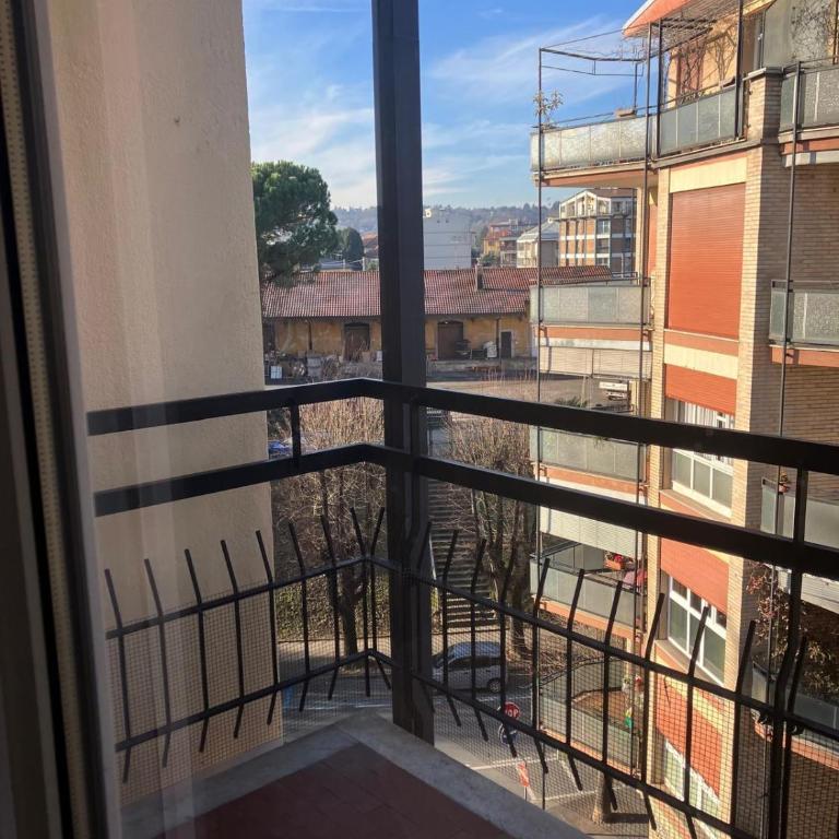 Apartment in Arona, Olivia's Home 100mt dal Lago - Appartamento con 2 Camere da Letto e Balcone - 34