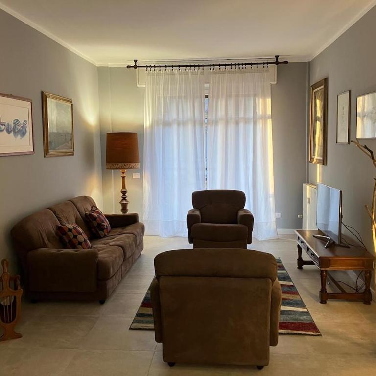 Apartment in Arona, Olivia's Home 100mt dal Lago - Appartamento con 2 Camere da Letto e Balcone - 6
