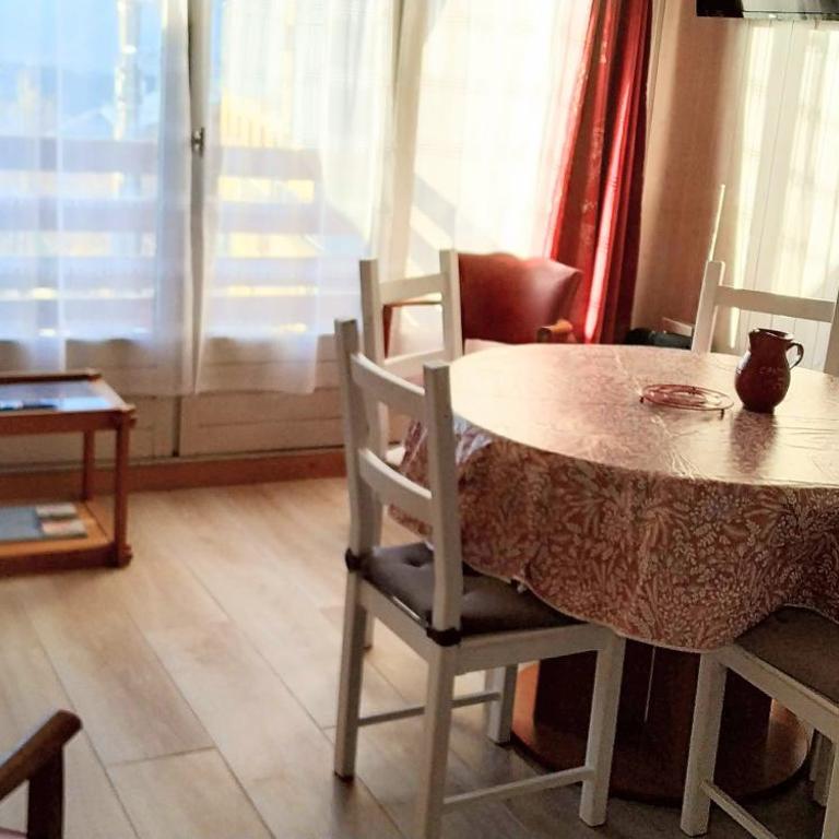APPARTEMENT F3 2 chambres DUPLEX CENTRE-VILLE FONT-ROMEU - Appartement 2 Chambres - 33