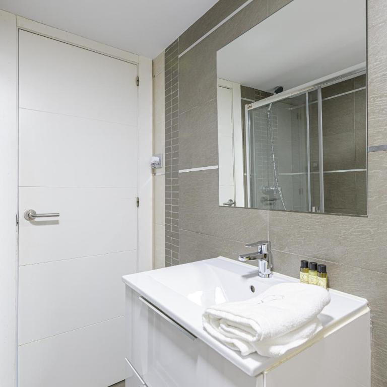 Apartamentos Calle Larios - One-Bedroom Apartment with Views of Larios Street - 43