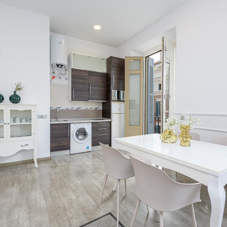 Apartamentos Calle Larios - One-Bedroom Apartment with Views of Larios Street - 10
