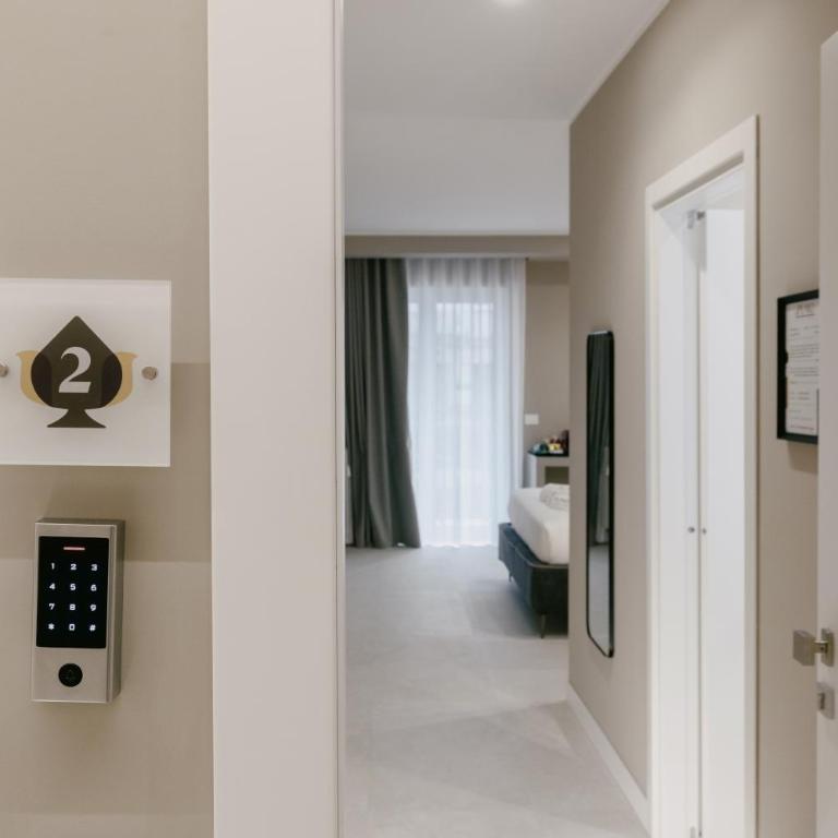 Il Pumo - Apulian Rooms Bari Calefati 141 - King Room with Balcony - 5