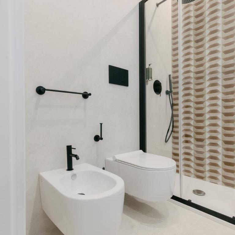 Il Pumo - Apulian Rooms Bari Calefati 141 - King Room with Balcony - 2
