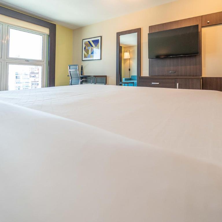 Holiday Inn Express Rosario by IHG - Habitación Estándar con cama extragrande - Adaptada para silla de ruedas - 3