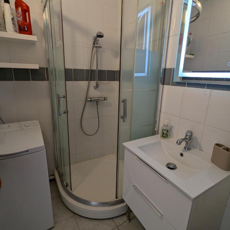 T2 climatisé avec terrasse à 200m de la plage - Apartamento de 1 dormitorio - 14