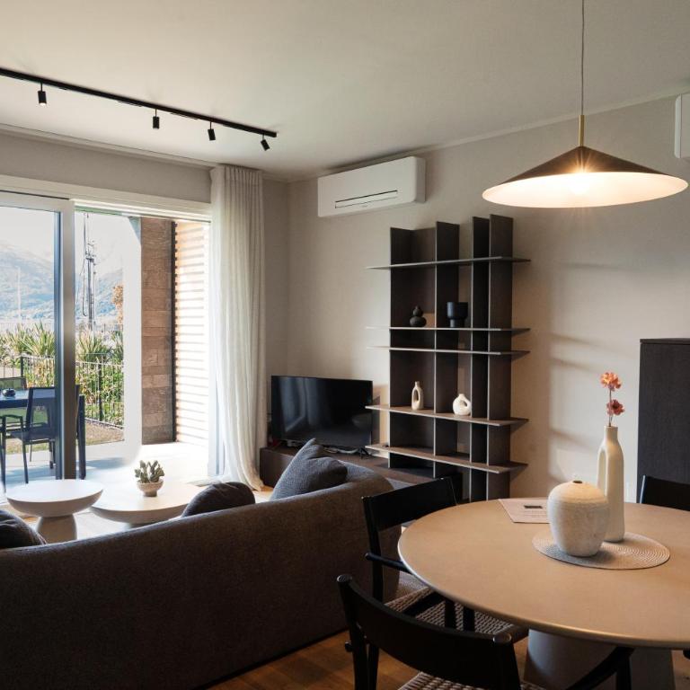 Lago Dorato Luxury Apartments - Lake Como View - Appartamento Deluxe con 2 Camere da Letto - 3