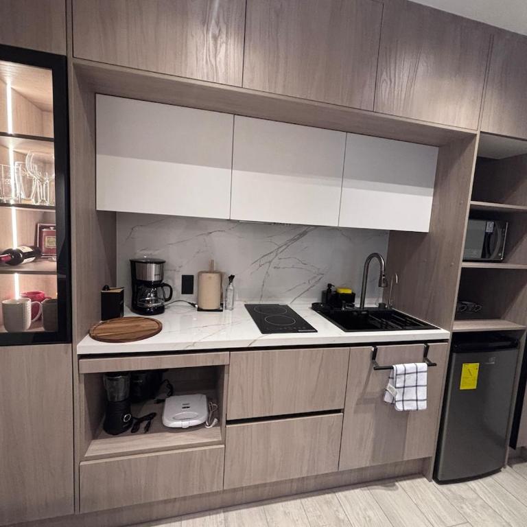 Suite exclusiva, piscina, sauna, turco, jacuzzi en área comercial de Quito - One-Bedroom Apartment - 8