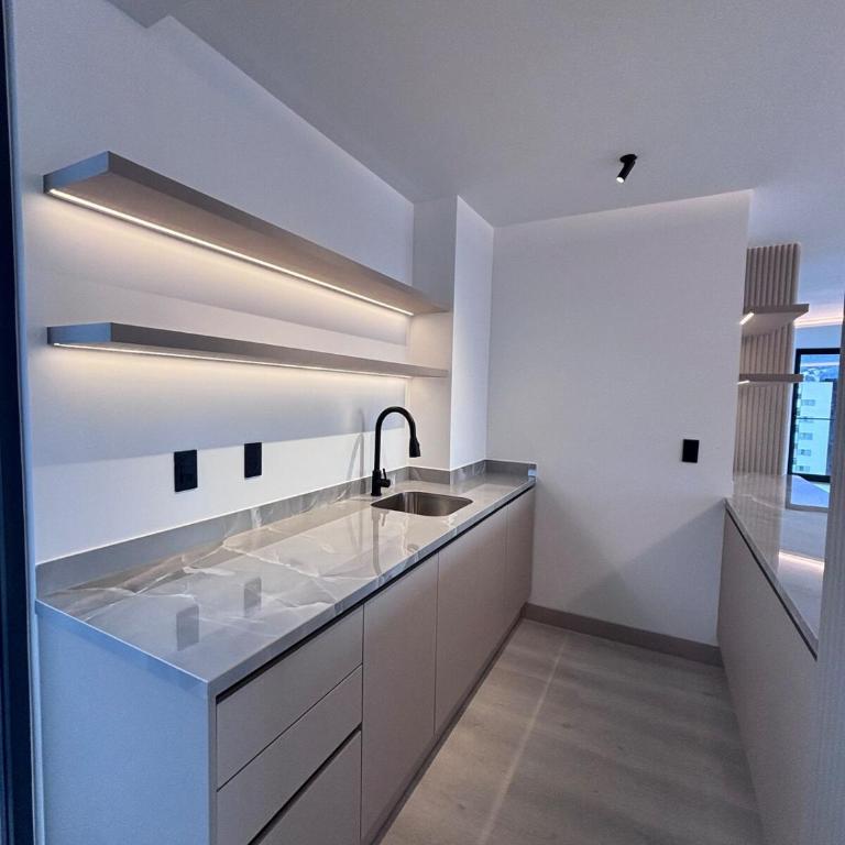 Suite exclusiva, piscina, sauna, turco, jacuzzi en área comercial de Quito - One-Bedroom Apartment - 35