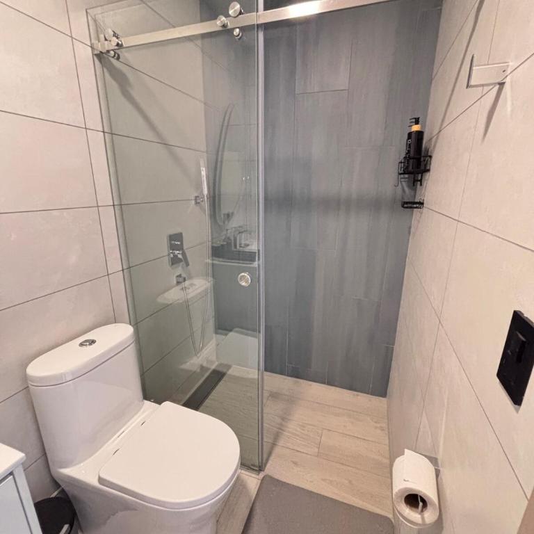 Suite exclusiva, piscina, sauna, turco, jacuzzi en área comercial de Quito - One-Bedroom Apartment - 26