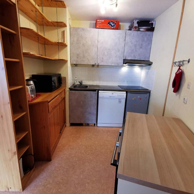 2 Pièces, skis aux pieds, proche commerces avec balcon. Capacité 6 pers, animaux non admis - Appartement 1 Chambre - 11