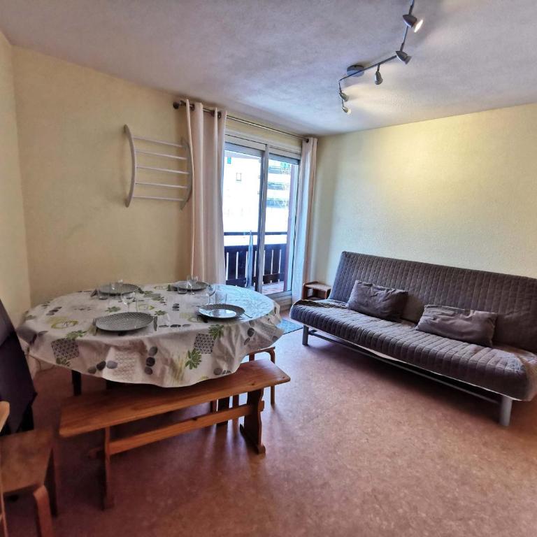 2 Pièces, skis aux pieds, proche commerces avec balcon. Capacité 6 pers, animaux non admis - Appartement 1 Chambre - 13