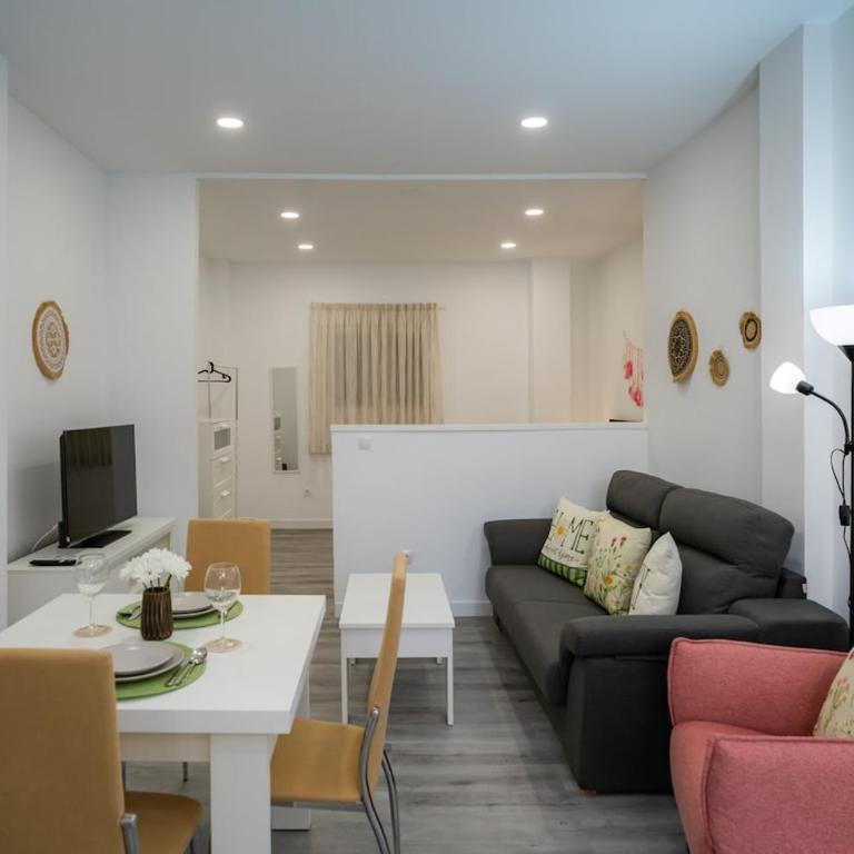 Holidays & Home Estudio El Palo 8B, 400 m playa - Apartamento de 1 dormitorio - 28