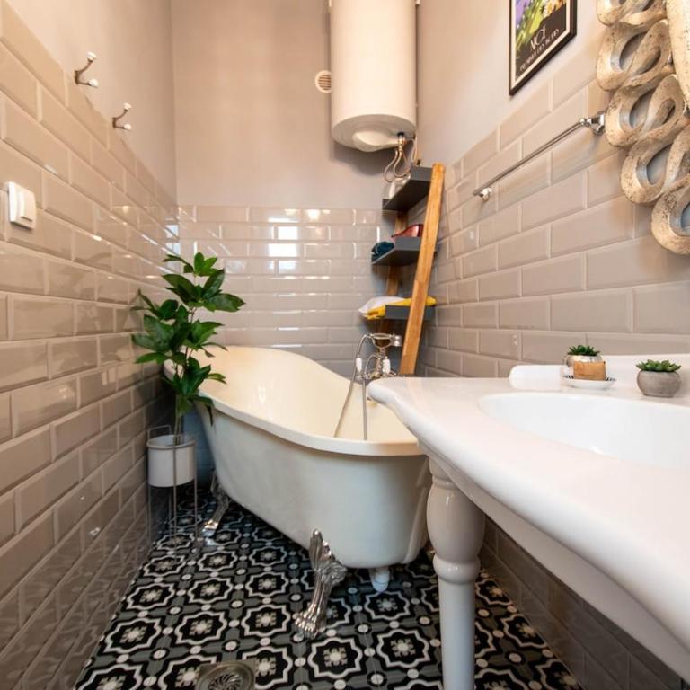 Teal and Gold Hideaway - Downtown Chic - Apartman sa 1 Spavaćom Sobom - 22