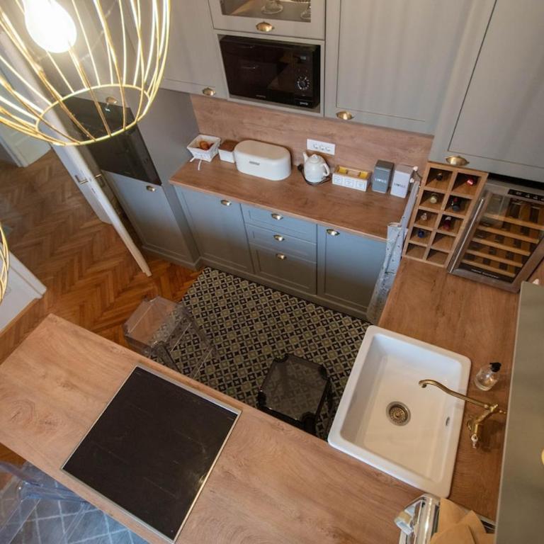 Teal and Gold Hideaway - Downtown Chic - Apartman sa 1 Spavaćom Sobom - 29