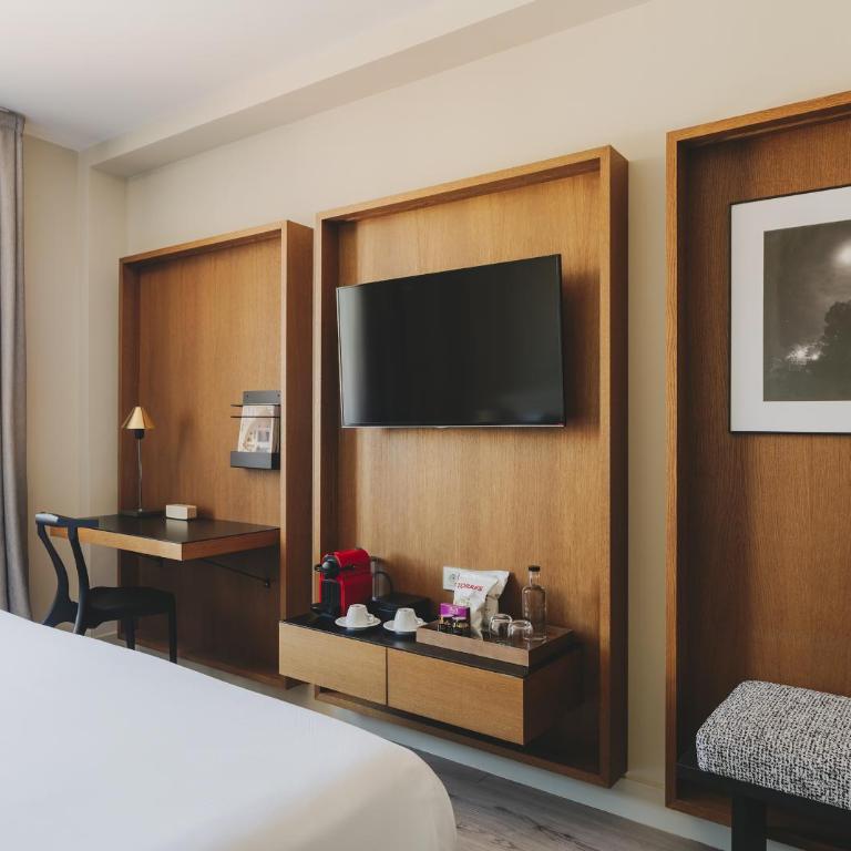 Catalonia Boulevard - Superior Room with Extra Bed - 1