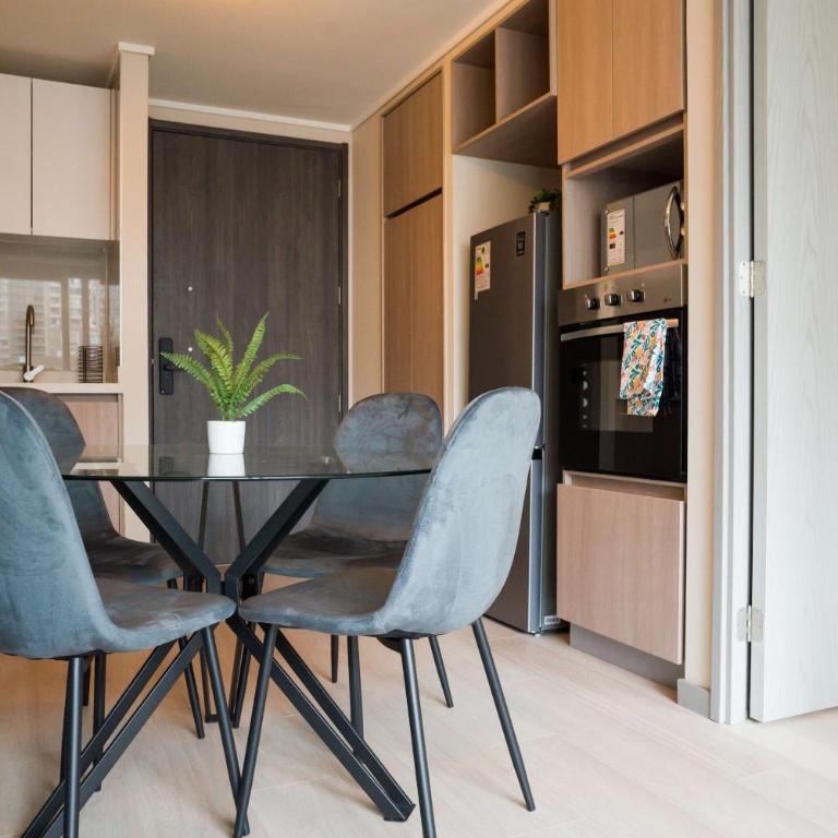 Chic Downtown Santiago Cozy Urban Retreat for 3 - Apartment - 20