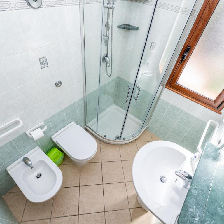 Sole Mare Deluxe - Three-Bedroom Vacation Home - 17