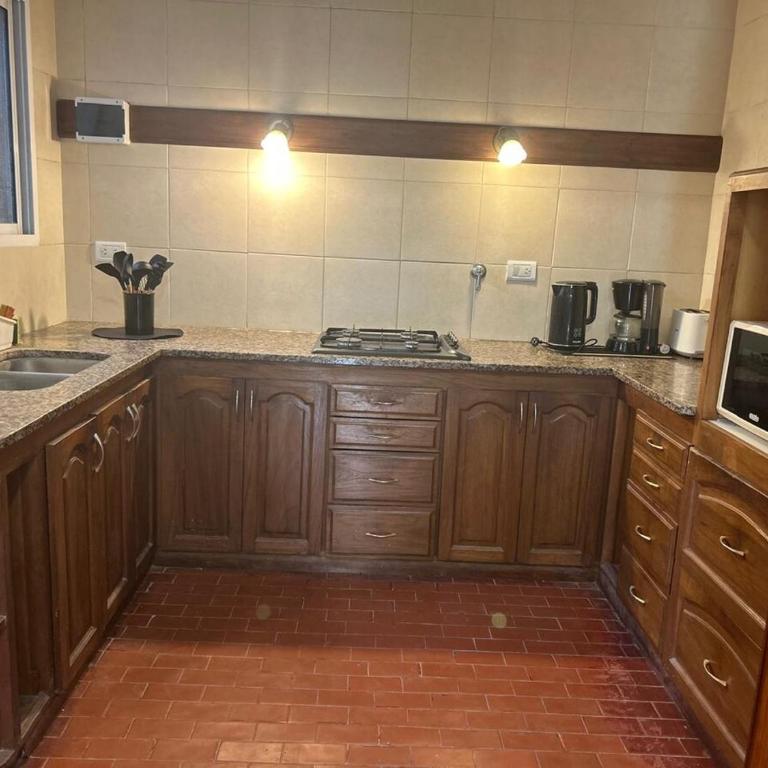 Comfortable house to enjoy, with grill and garden - Casa de 3 dormitorios - 2
