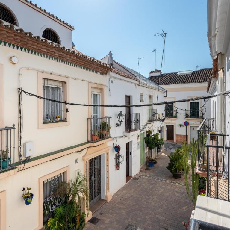 Traditional Spanish Villa in heart of Estepona - Zest Real Estate - Casa de 5 dormitorios - 14