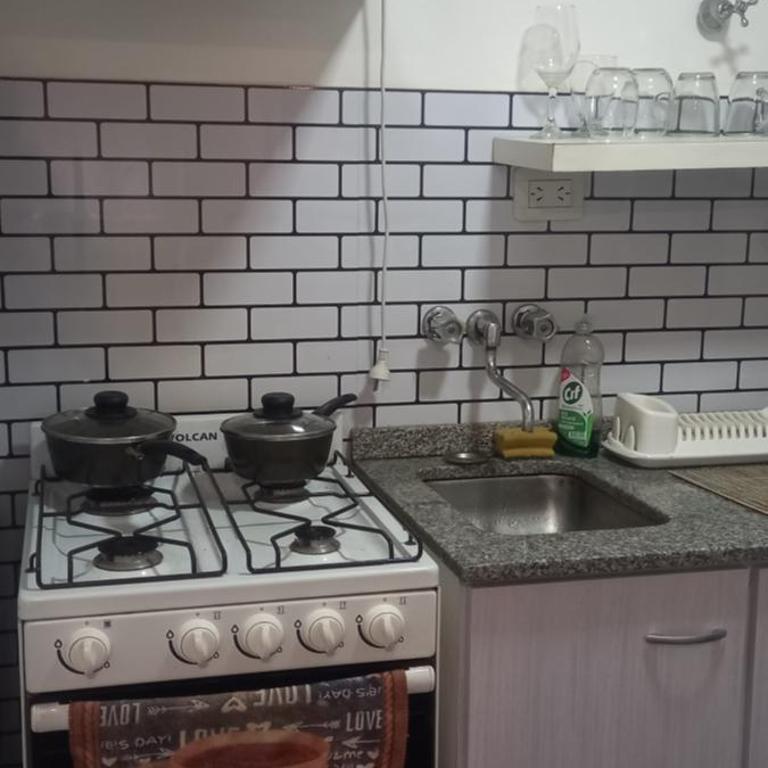 25 de mayo y C Pujato - Apartamento de 1 dormitorio - 8