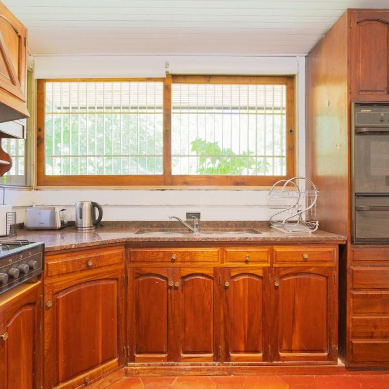 Formidable jardin, ubicación inmejorable, Chacras - Four-Bedroom House - 3