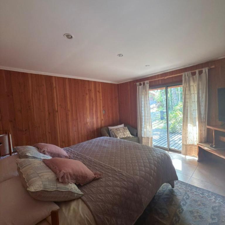 Cabañas en Pucón CASA TUWA - Three-Bedroom Vacation Home - 11