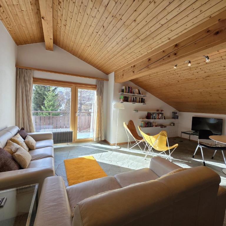 Vallesia Penthouse - Apartment mit 2 Schlafzimmern und Balkon - 1