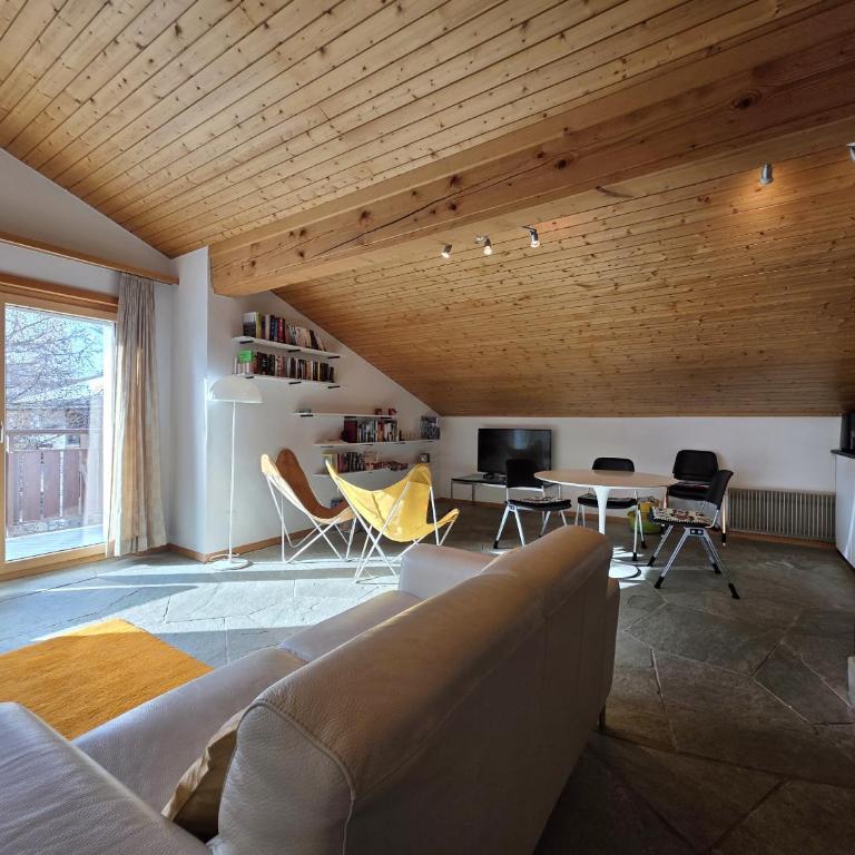 Vallesia Penthouse - Apartment mit 2 Schlafzimmern und Balkon - 2