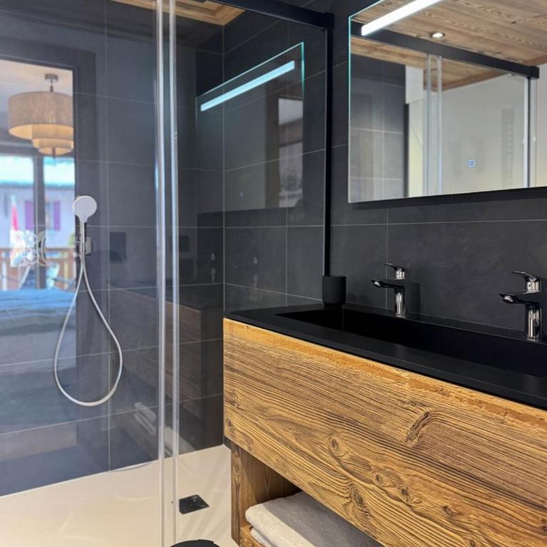 NAGANO 207 | LES GETS | Emplacement exceptionnel en face des pistes au cœur du village | Appartement neuf 4 chambres - 10 personnes by Regent Alps - Apartamento - 17