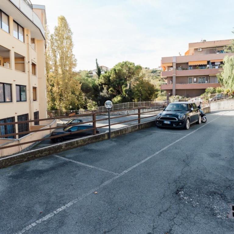 GuestHost - Bright Terrace Stay near Sanremo Beach - One-Bedroom Apartment - 19