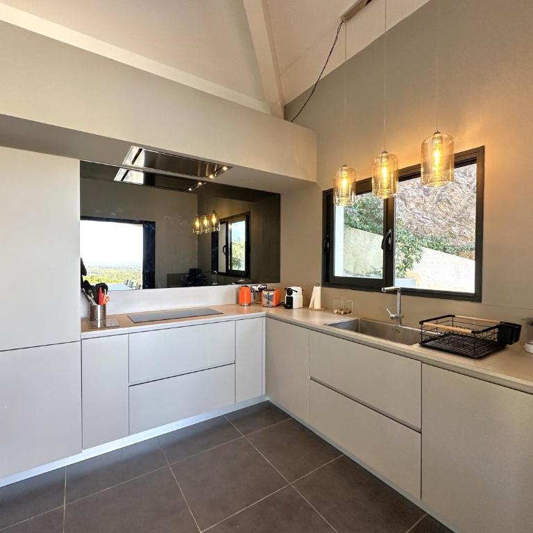 La Vigie, villa pour 8 personnes avec piscine chauffée et vue mer à La Londe-Les-Maures - Ferienhaus - 26