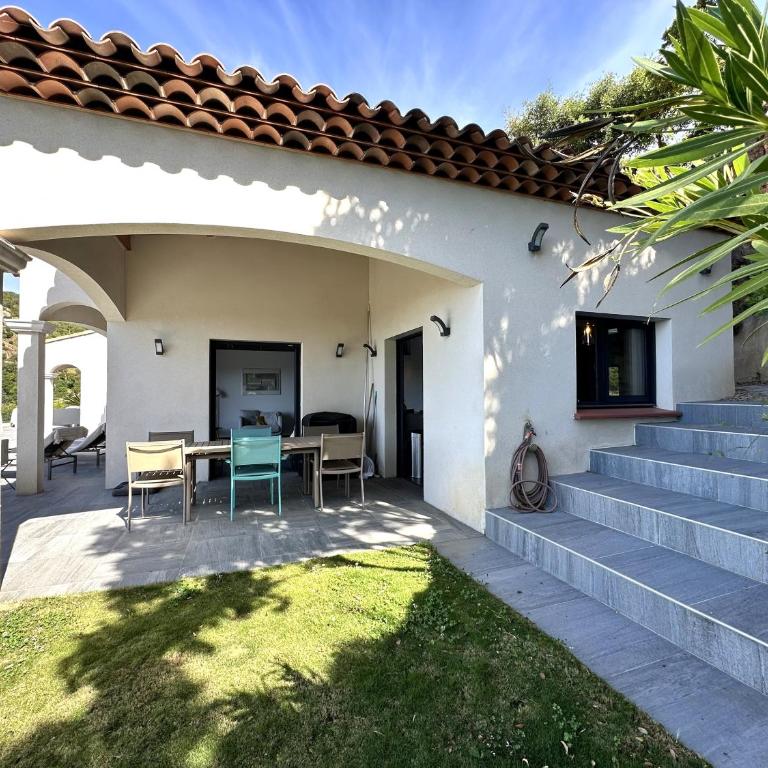 La Vigie, villa pour 8 personnes avec piscine chauffée et vue mer à La Londe-Les-Maures - Ferienhaus - 33