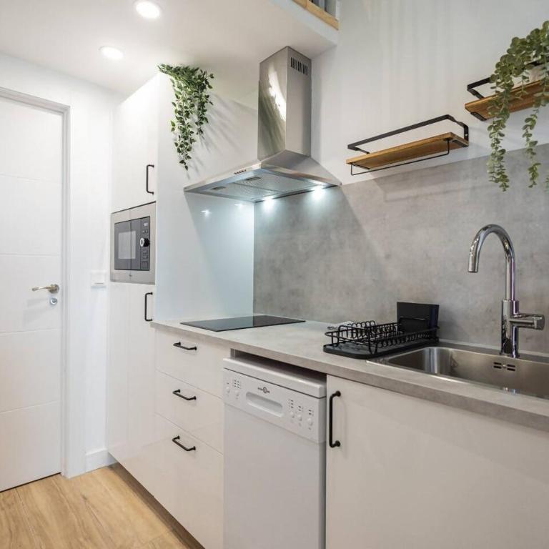 Estudio con Altillo en Malilla cerca de La Fe - One-Bedroom Apartment - 4