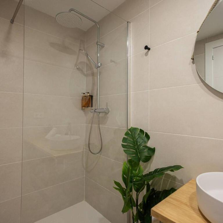 Estudio con Altillo en Malilla cerca de La Fe - One-Bedroom Apartment - 13