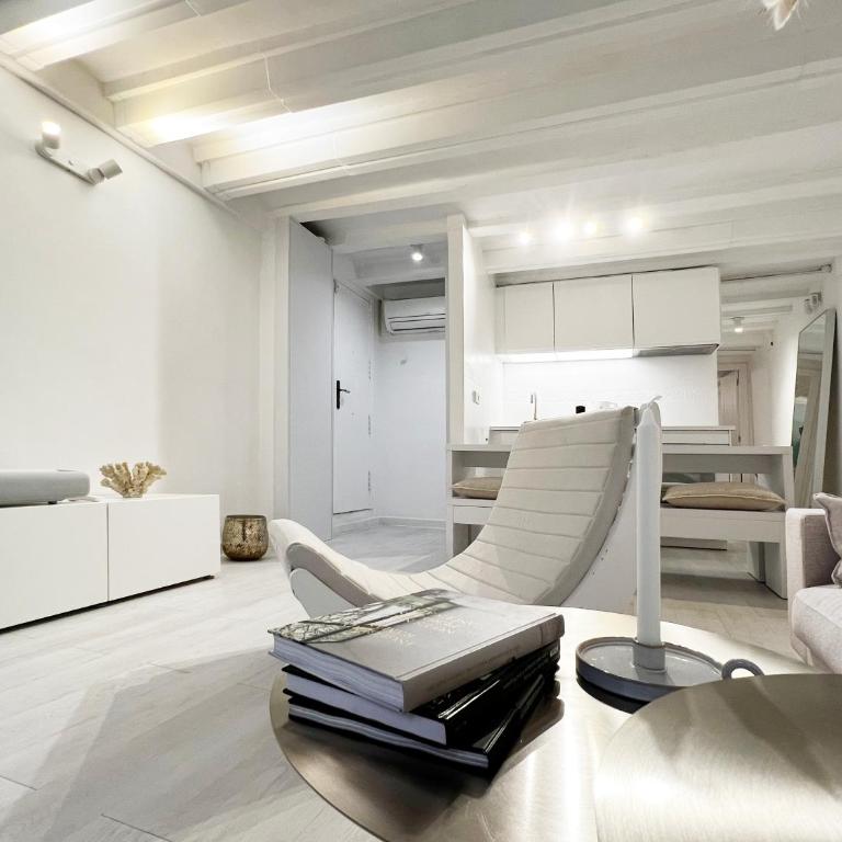 Key White - Two-Bedroom Apartment - 36