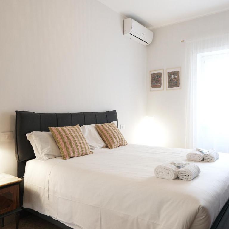 Bright Apartment with Balcony near Rome Centre & Metro - One-Bedroom Apartment - 6