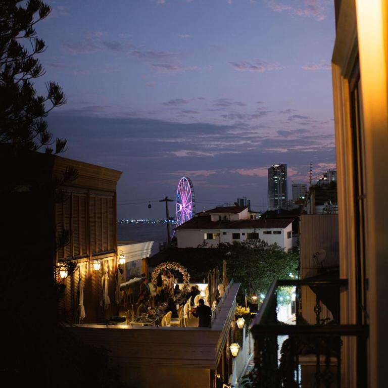 Luxury Apartments in Las Peñas - Guayaquil, LA ROSA DEL RIO Building, Balconies with Panoramic Views, Relaxation and Within the Tourist Zone - Apartamento de 2 dormitorios con vistas al río - 21