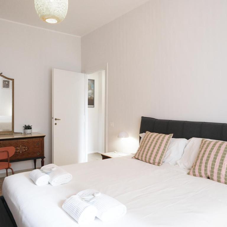 Bright Apartment with Balcony near Rome Centre & Metro - One-Bedroom Apartment - 1