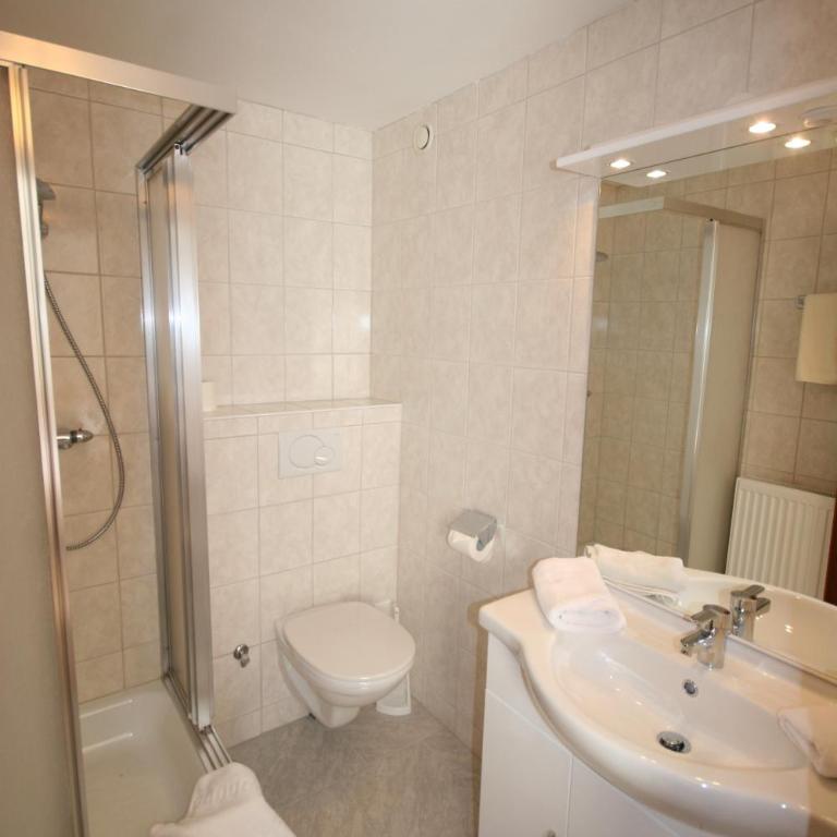 Landhotel Wolf - Doppelzimmer mit Balkon - 4