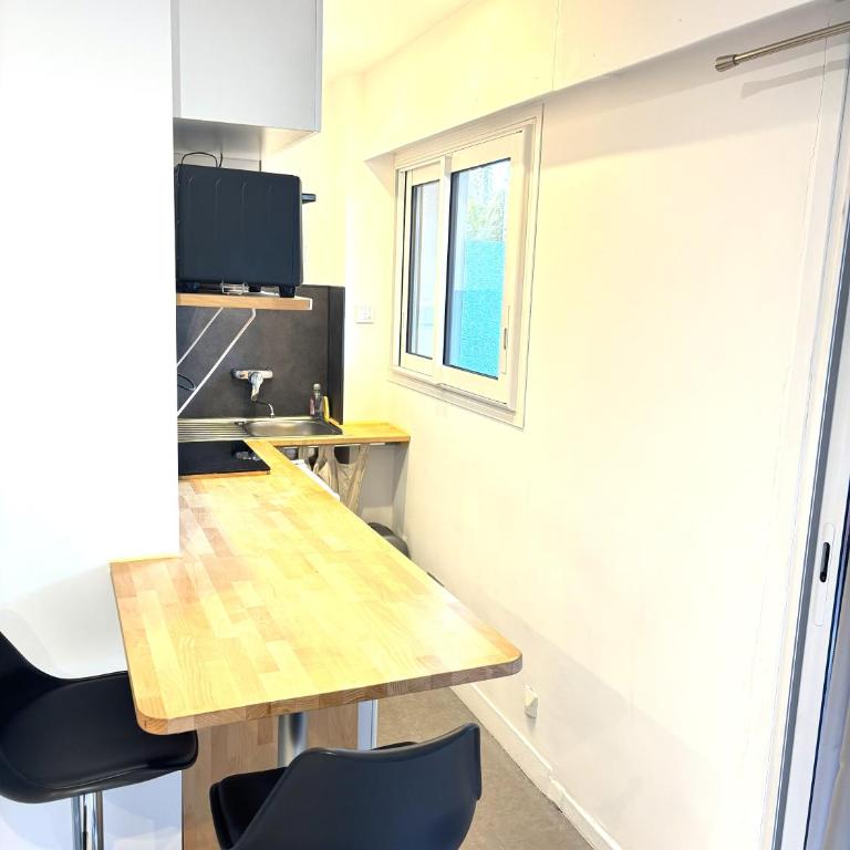 Charming Studio Cannes center with terrace, very calm - Appartement - Vue sur Ville - 2