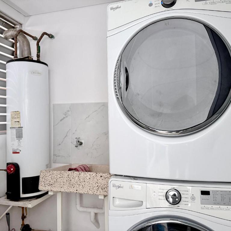 Romulo OFarril 2parking-2BR-2BA - Two-Bedroom Apartment with City View - 7