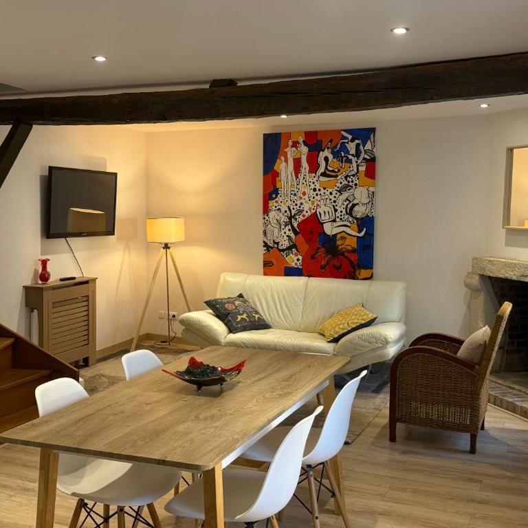 La Galerie - Mini Piscine - Bourges Originale - Appartement 2 Chambres - Vue sur Piscine - 12