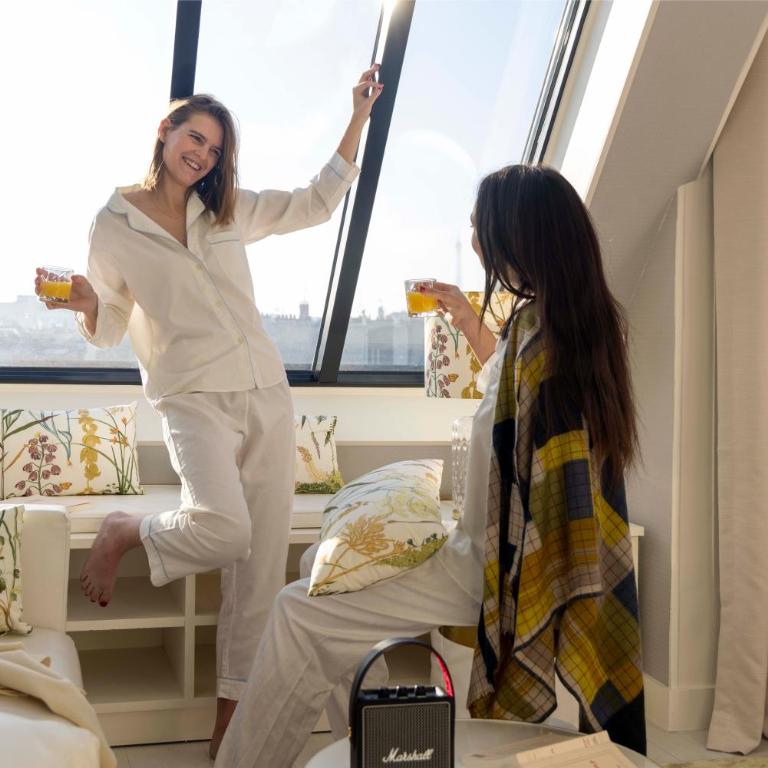 Hôtel de Banville - Suite with Balcony Eiffel Tower view - 4