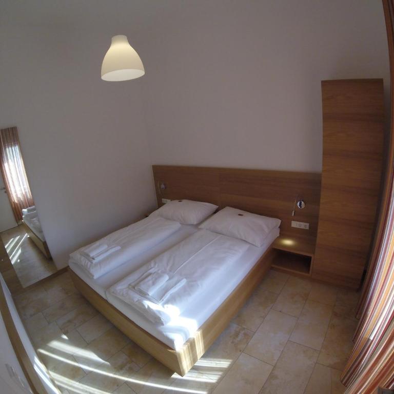 Hotel Aton - Vierbettzimmer - 13