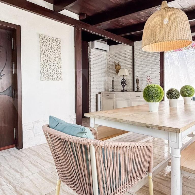 Sunny Villa & Rooftop Near Beach REMS - Villa de 3 dormitorios - 27